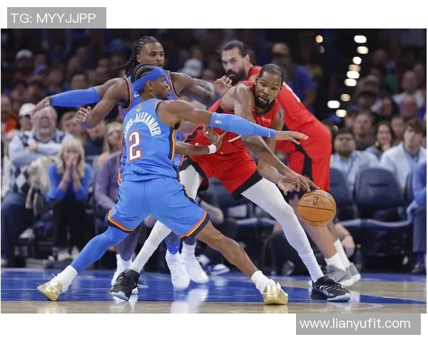 雷霆与火箭季后赛第三场激战回顾4月22日精彩瞬间与关键时刻分析