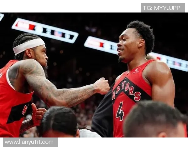 巴恩斯取胜压哨封盖！猛龙险胜黄蜂4连胜 莺歌27分三球20+8